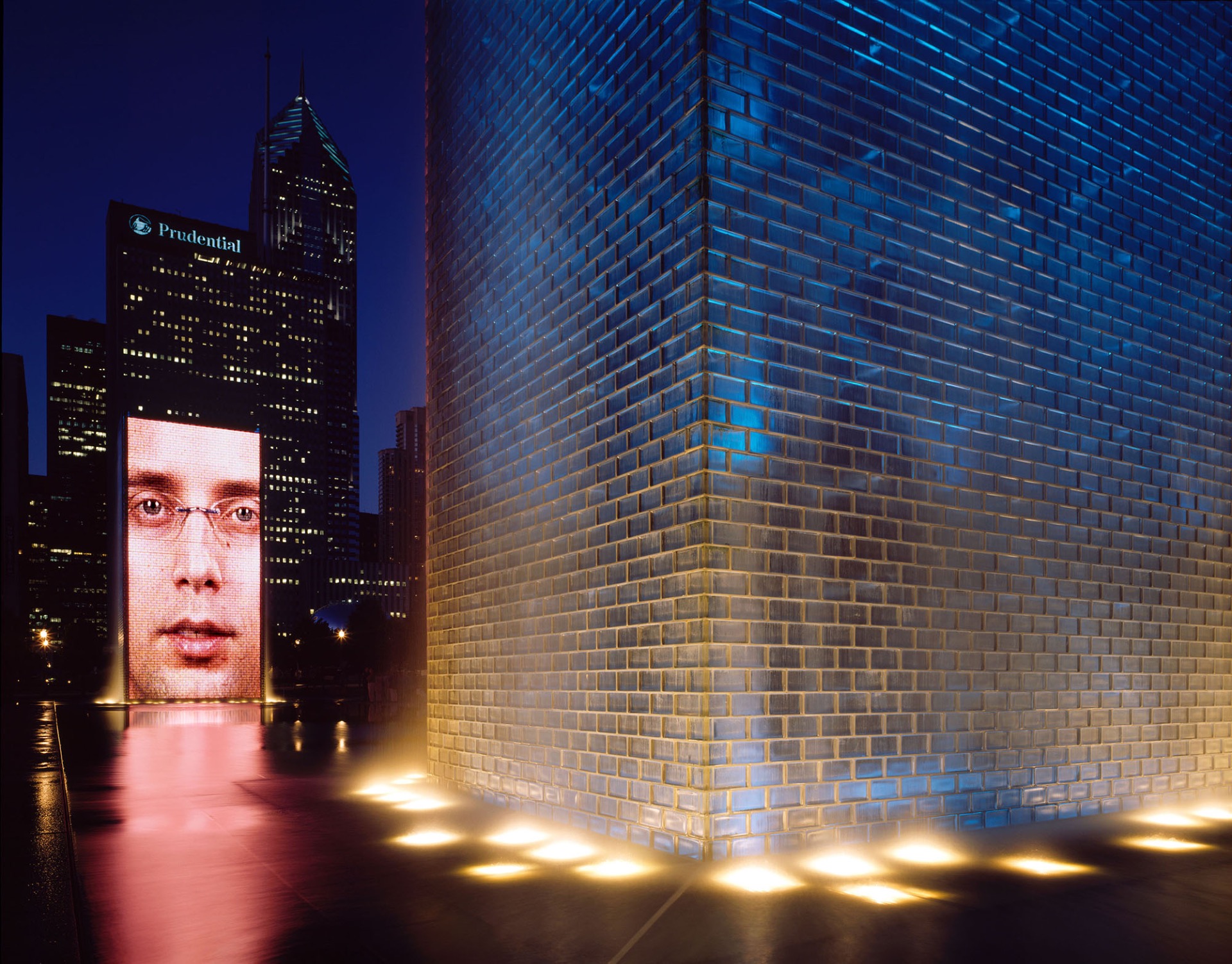 CROWN FOUNTAIN, 2004 Millennium Park, Chicago, USA - Public Space